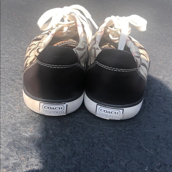 Coach Barrett - Picture 3 of 7